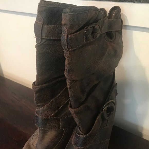 Nadara Distressed Heeled Boot - Picture 7 of 11